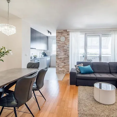 Montesa With Free Parking And Balcony