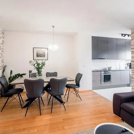 Montesa With Free Parking And Balcony * Zadar