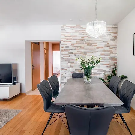 Montesa With Free Parking And Balcony Daire