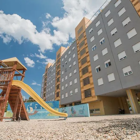 Montesa With Free Parking And Balcony * 扎达尔