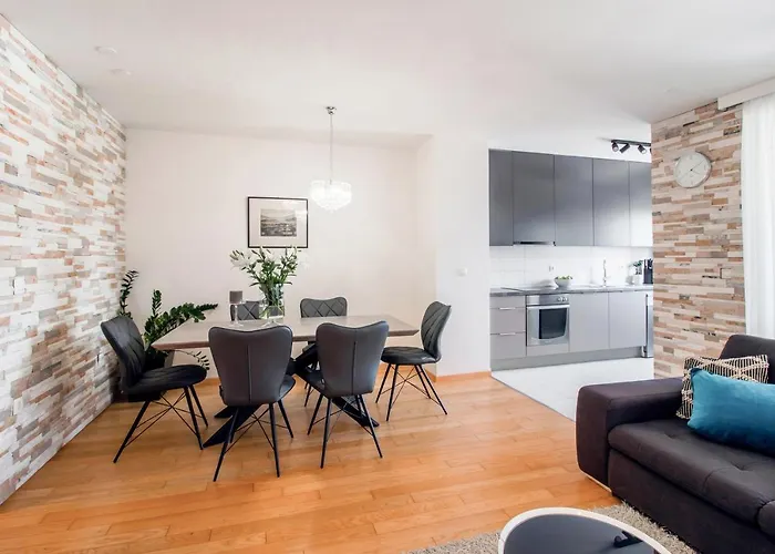 Montesa With Free Parking And Balcony * 扎达尔