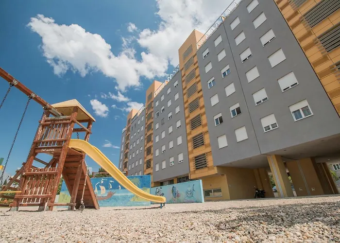 Montesa With Free Parking And Balcony * 扎达尔