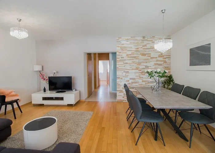 公寓 Montesa With Free Parking And Balcony 扎达尔