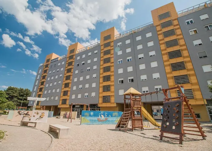 Montesa With Free Parking And Balcony 公寓 扎达尔