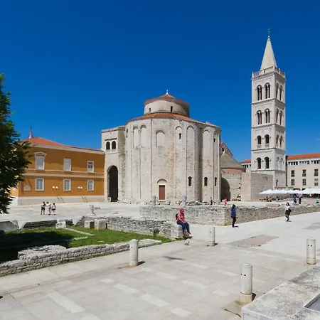 Montesa With Free Parking And Balcony * Задар